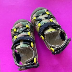 See Kai Run Lincoln camo water resistant sandals 4